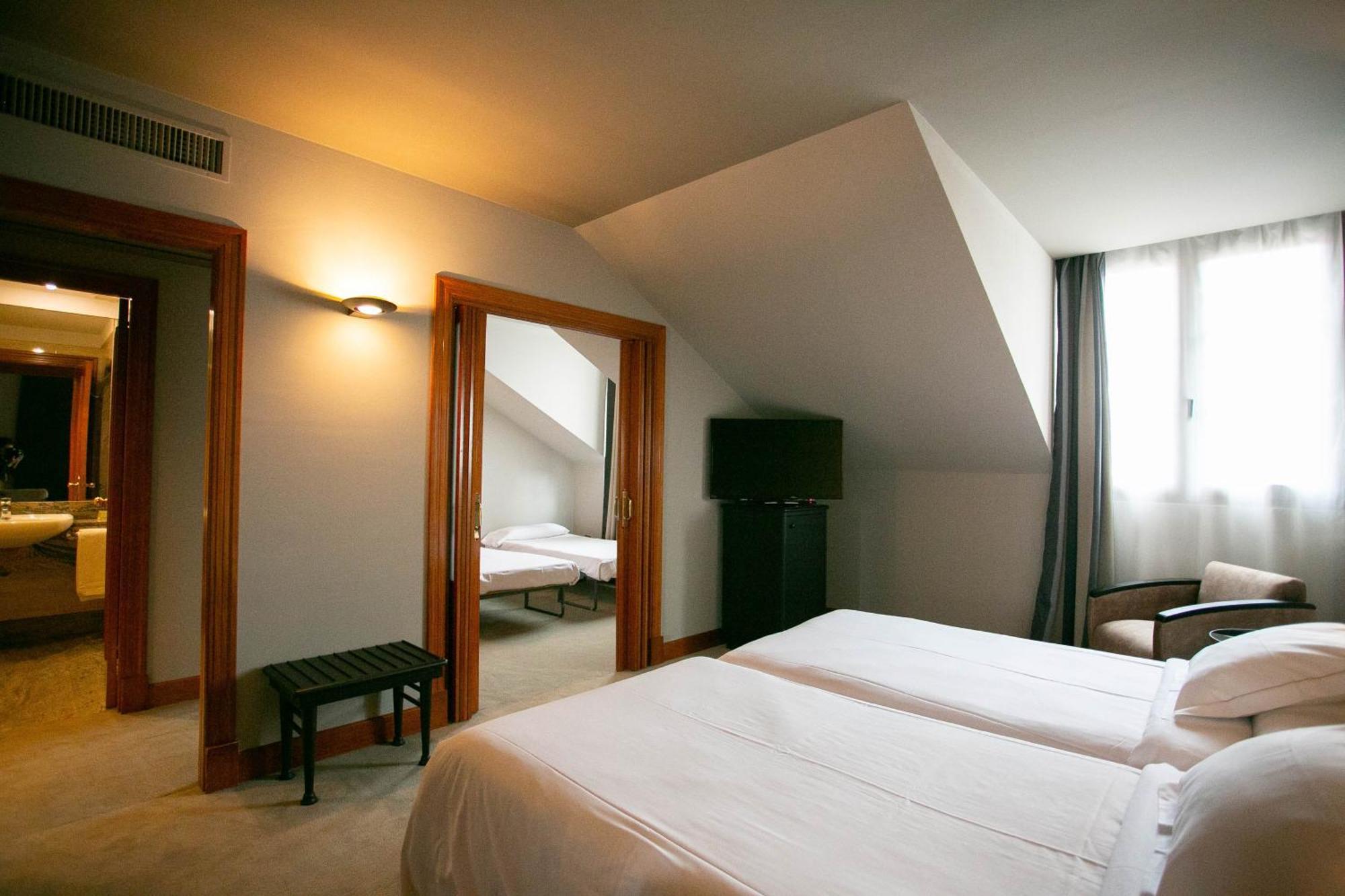 Hotel Sercotel Ciudad De 4*